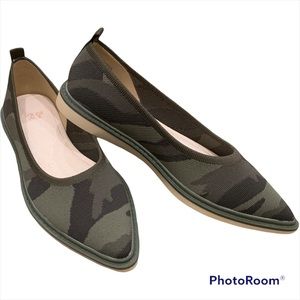 NEW! Louis et Cie Celeste stretch knit pointed toe flat camouflage camo 6.5